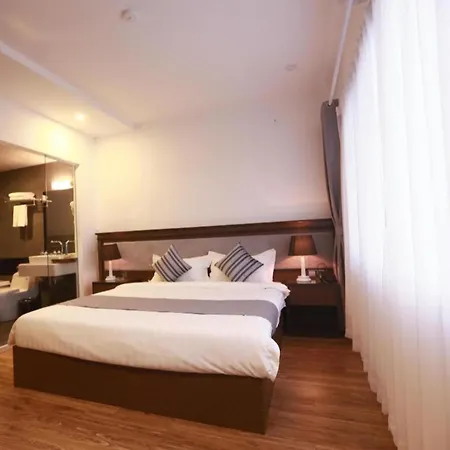 Collection O Le Grand Hanoi Hotel - The Tryst-2